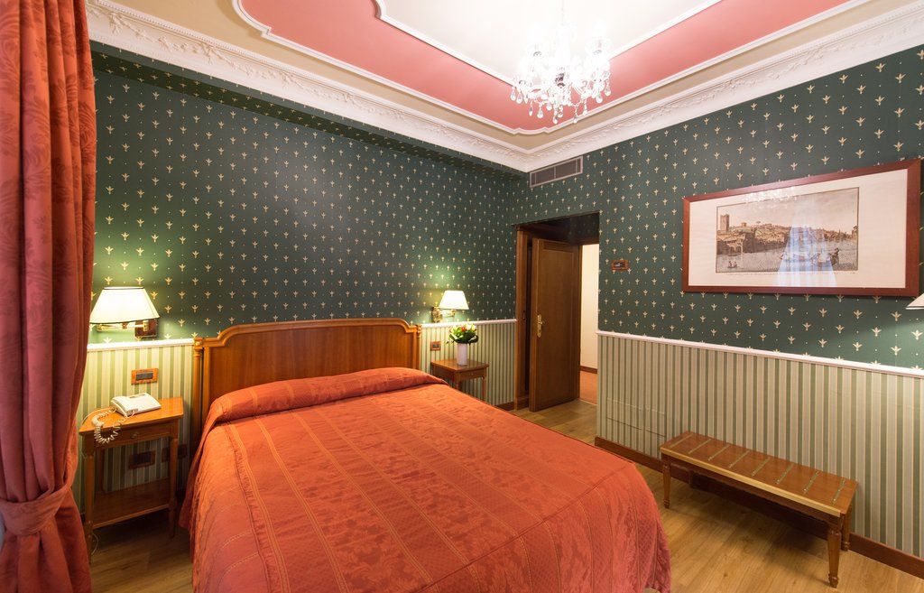 Strozzi Palace 4* Florence