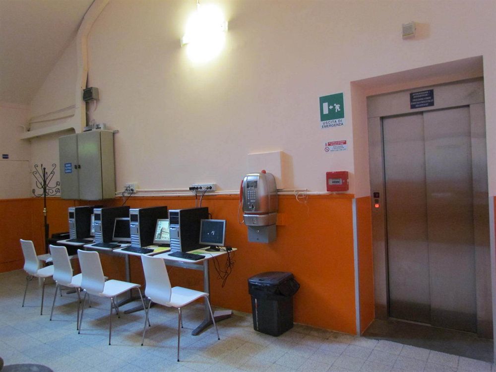 Auberge de jeunesse 7 Santi *