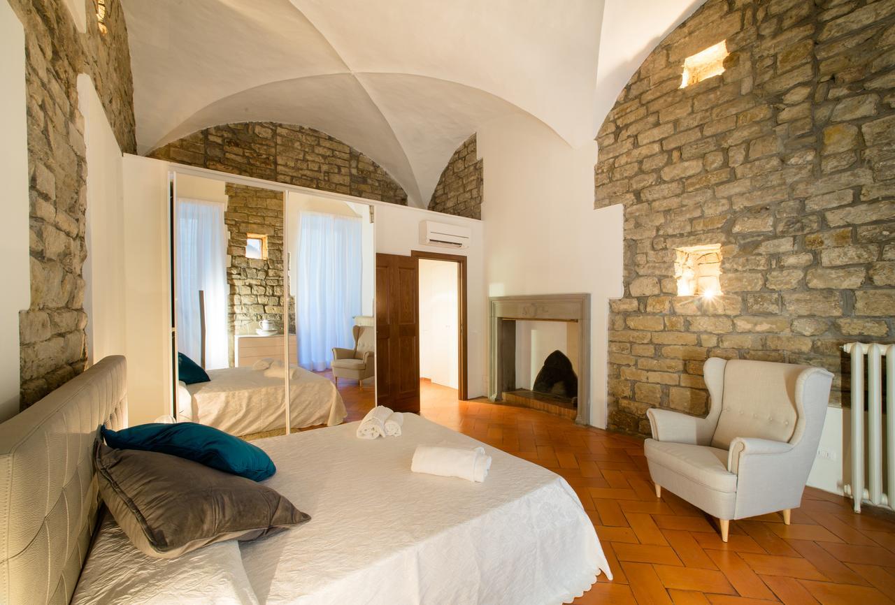 Apo1 Deluxe 2bdr Family By Ponte Vecchio Apartment Florence