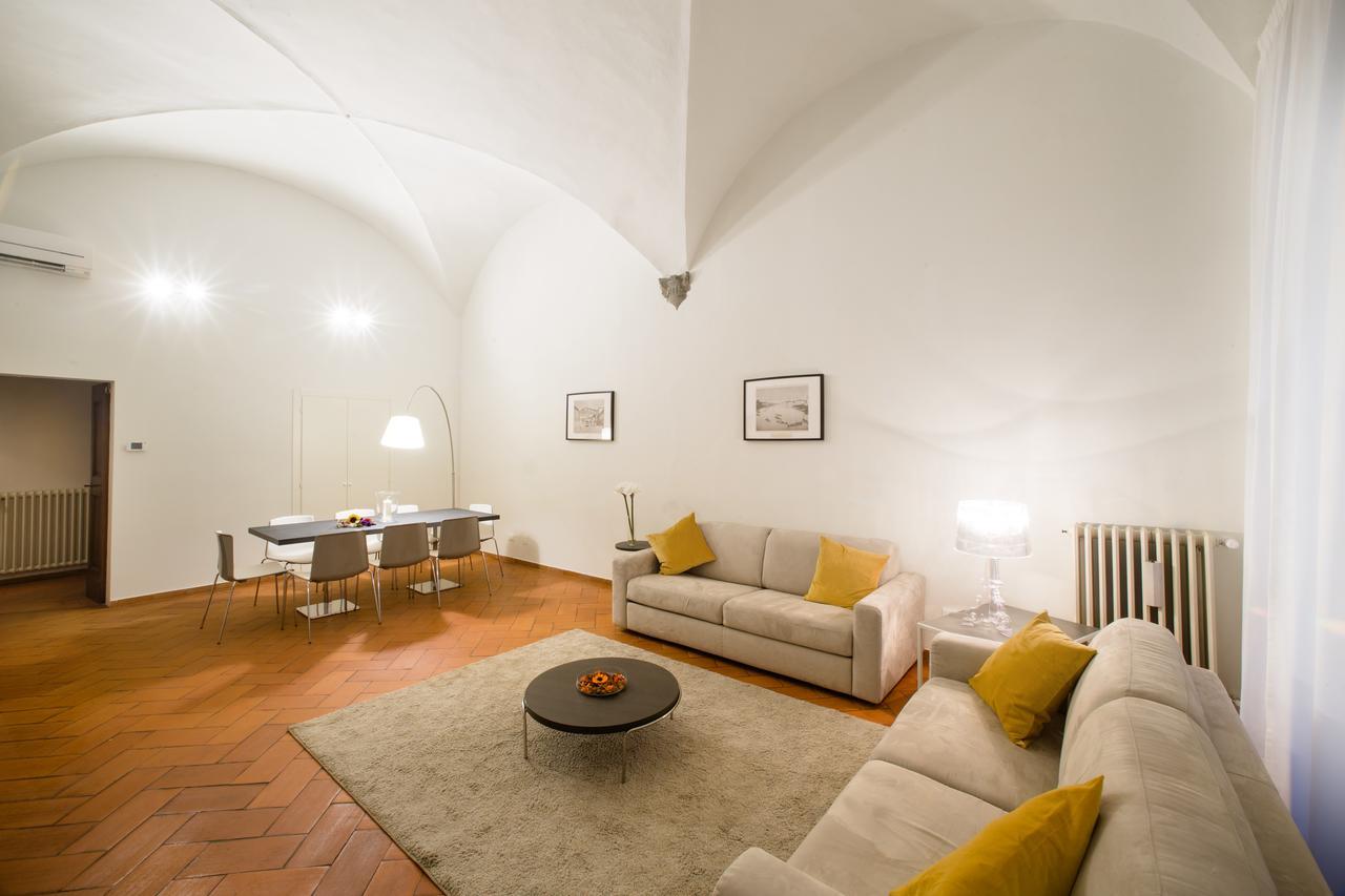 Apartment Apo1 Deluxe 2bdr Family By Ponte Vecchio Florence