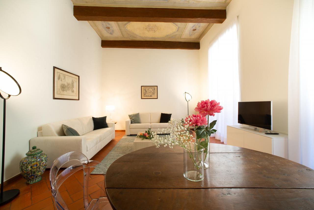 Apartment Apo2 Deluxe 2bdr Family By Ponte Vecchio Florence