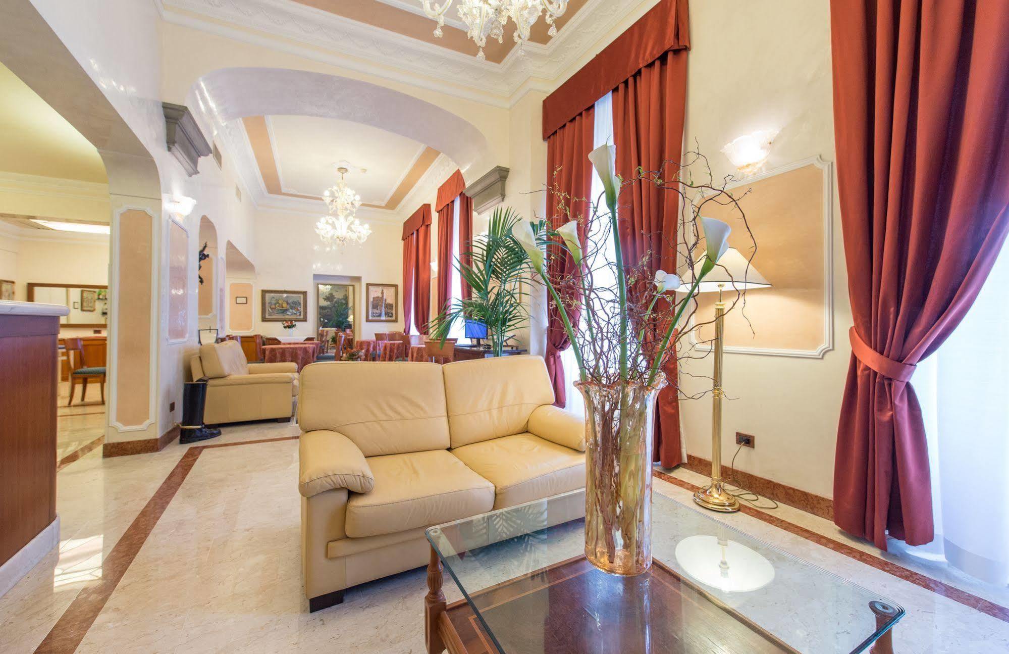 Strozzi Palace 4* Florence