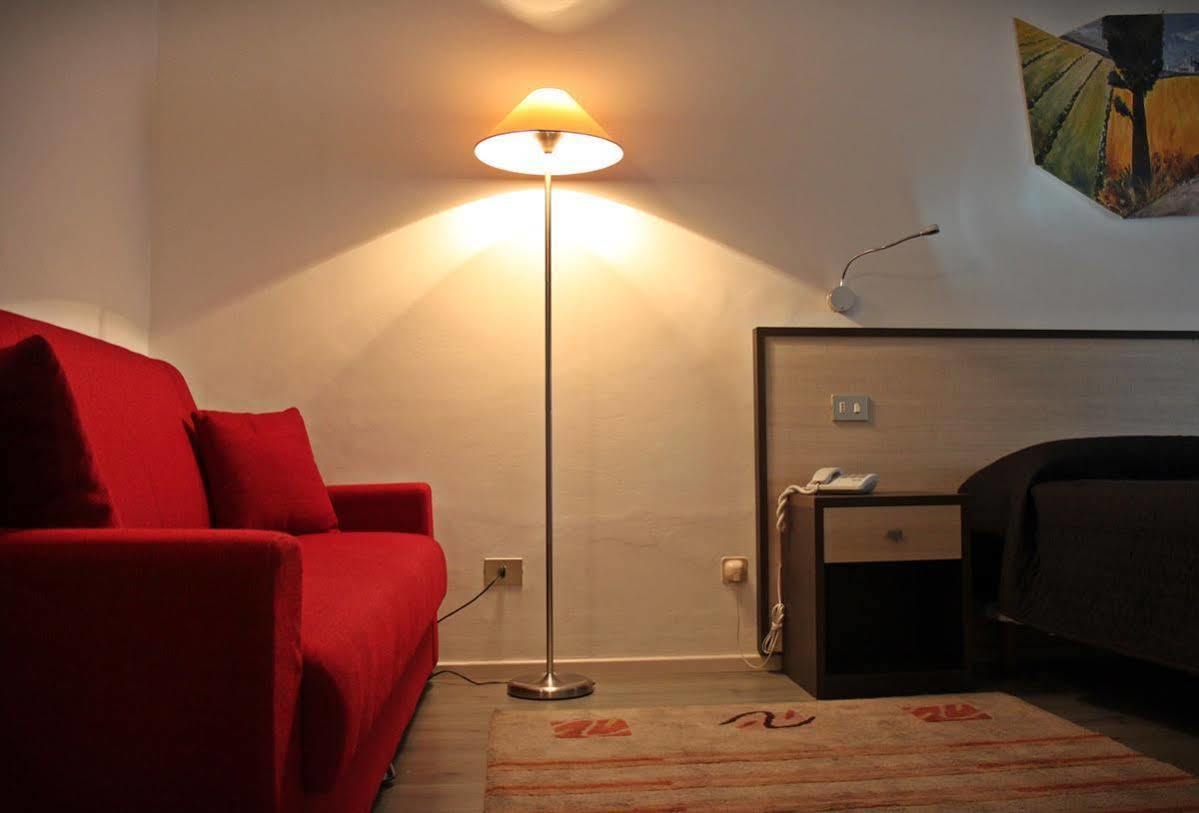 Hotel Magenta 3*