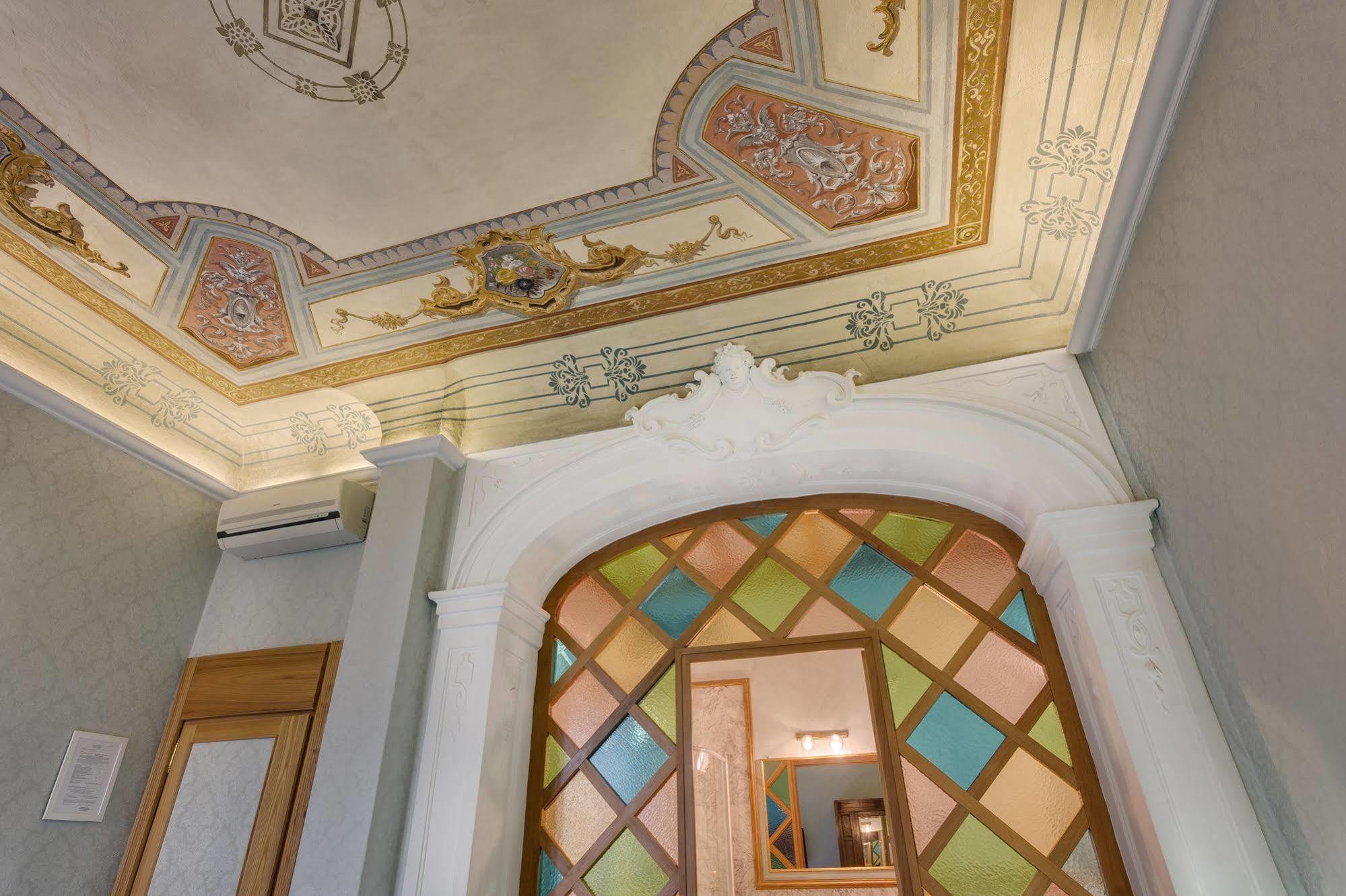 Cavour 10 Hotel 2*