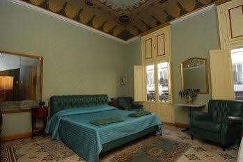 Hotel Cavour 10 2*