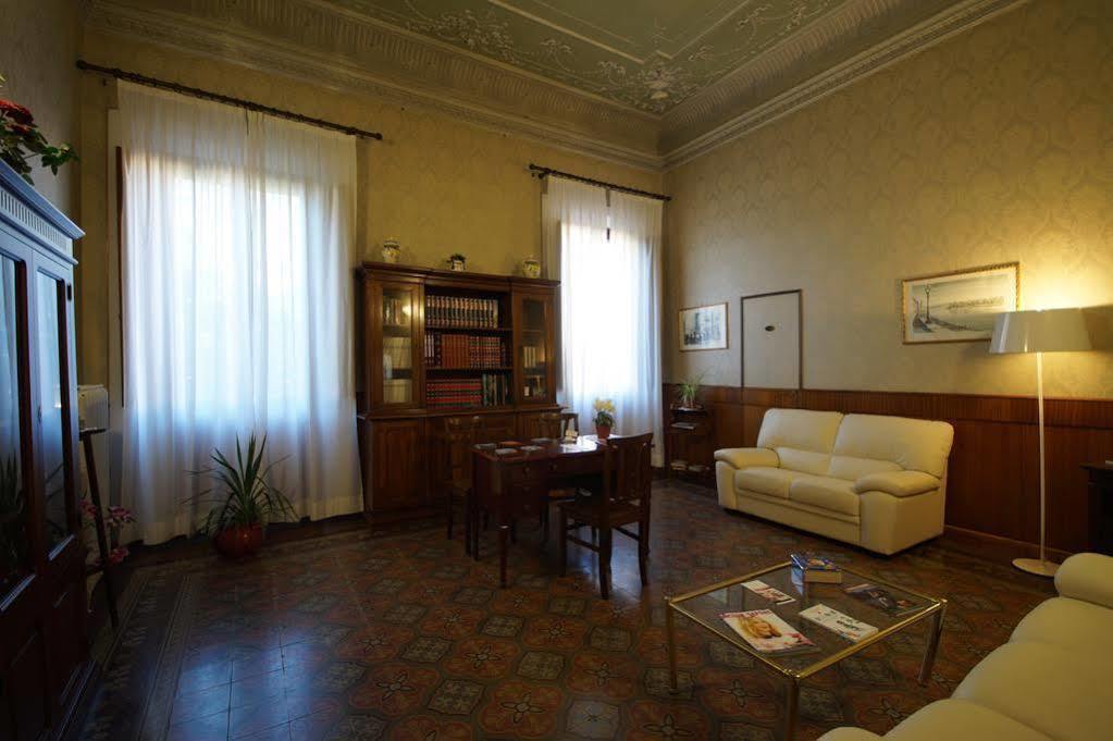 Guest house Casa Secchiaroli 3*