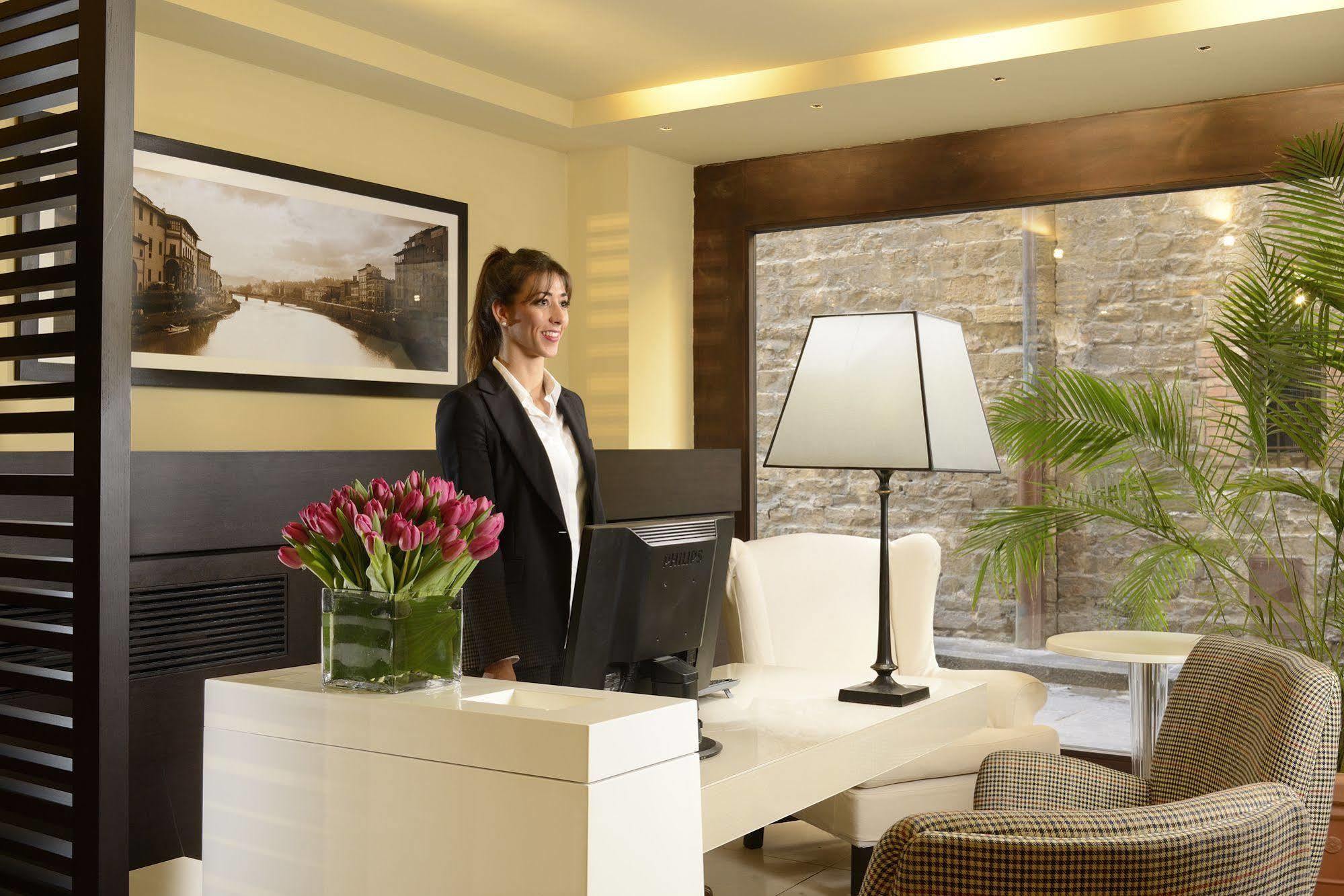Ponte Vecchio & Hotel 4*