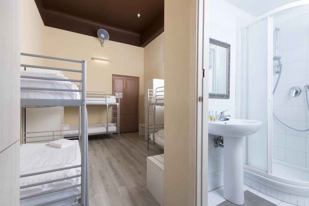 Auberge de jeunesse 7 Santi