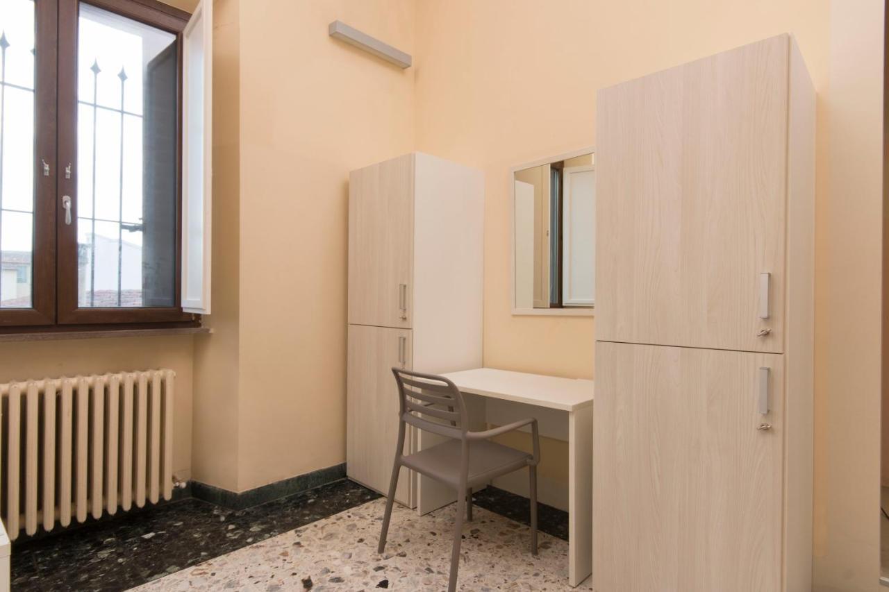 7 Santi Auberge de jeunesse *
