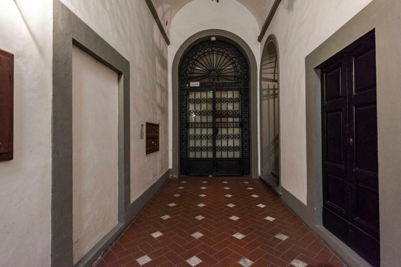 - Elegant Giotto