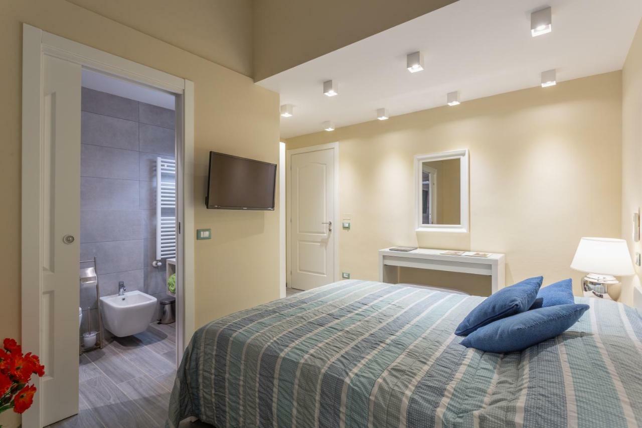 Le Stanze Di Carla! Bagno Privato, Cucina In Comune Maison d'hôtes