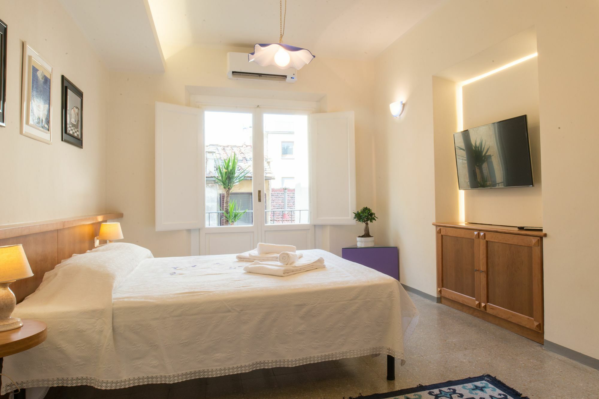 Paravia Guest house