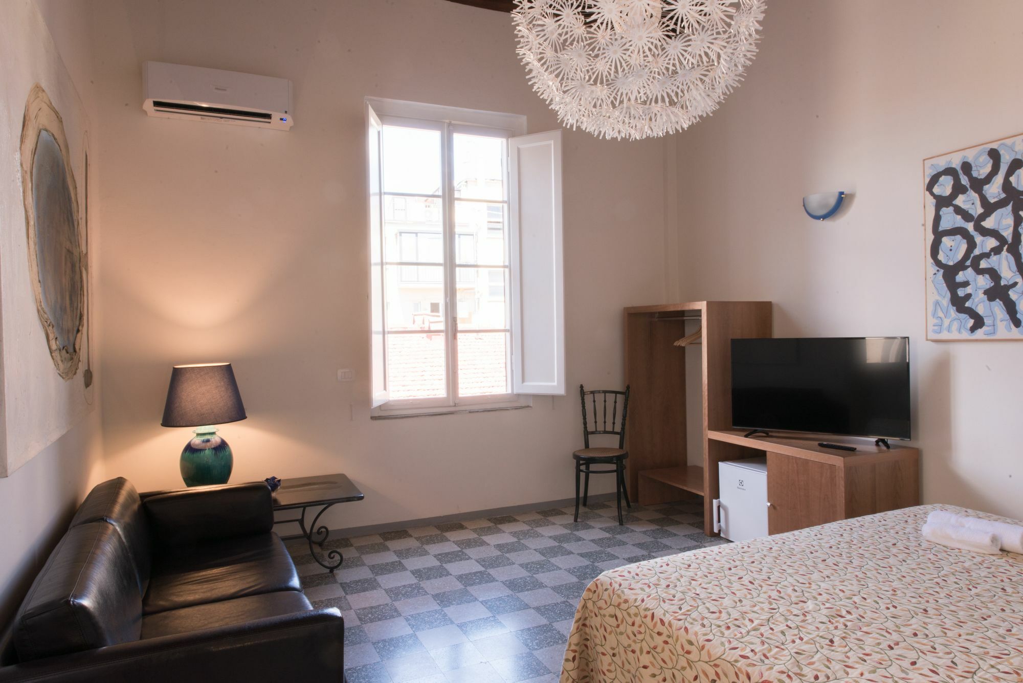 Paravia Guest house 3*