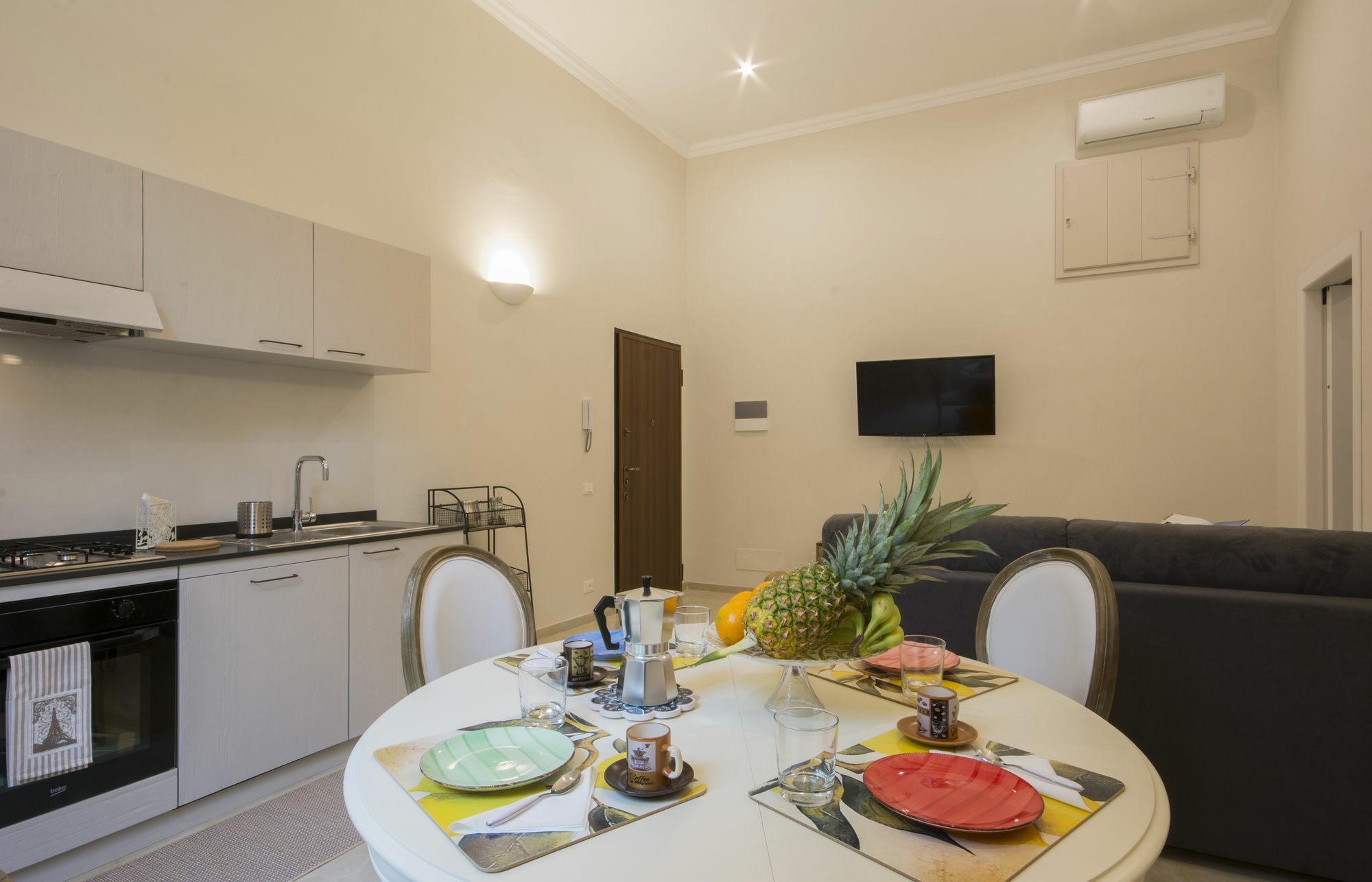 Iris Apartment *