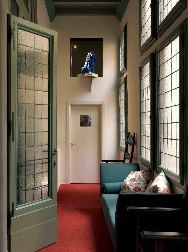 Leone Blue Florence
