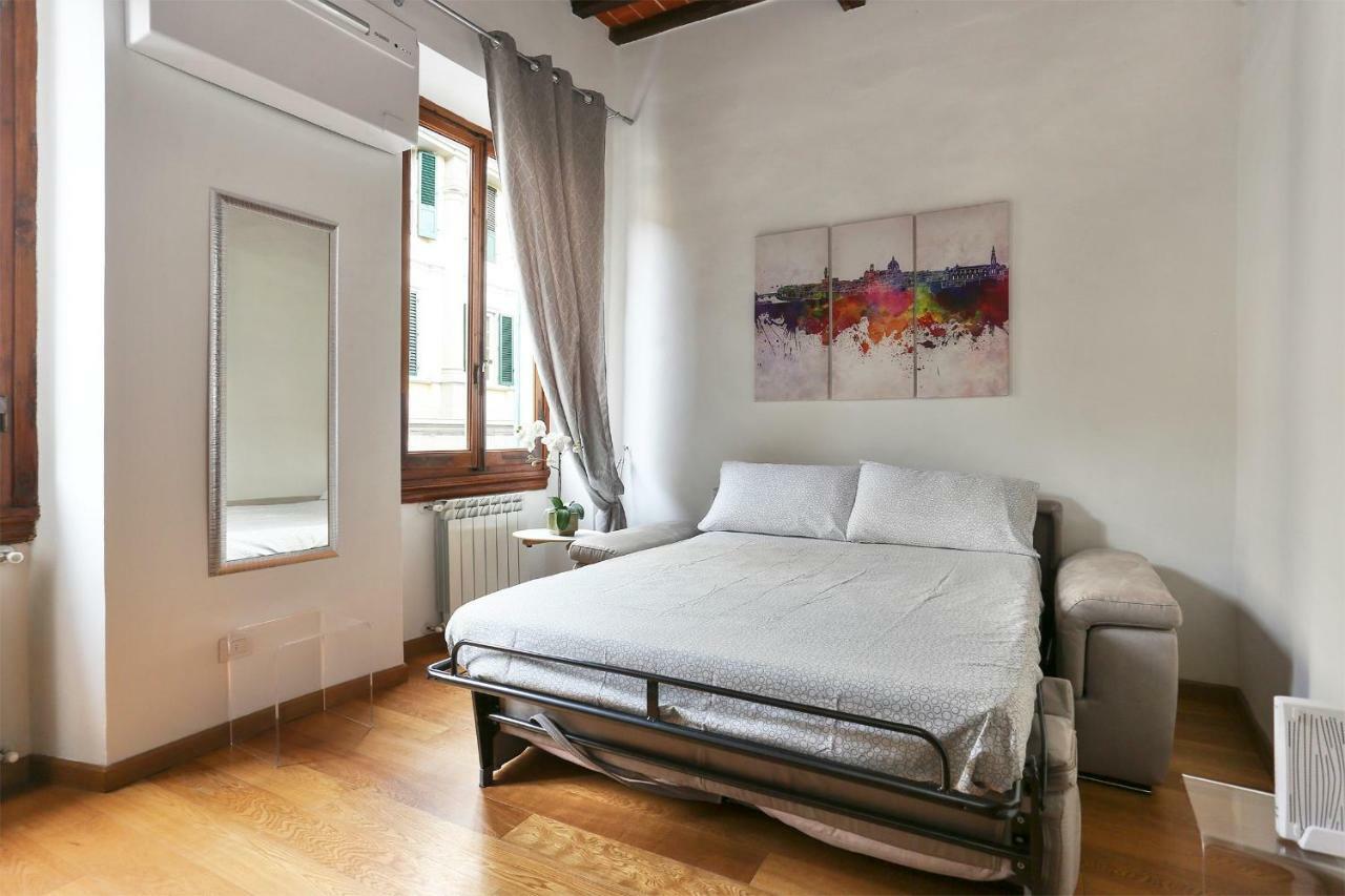 La Casa Di Lo, Bright San Lorenzo Mkt Apartment Florence
