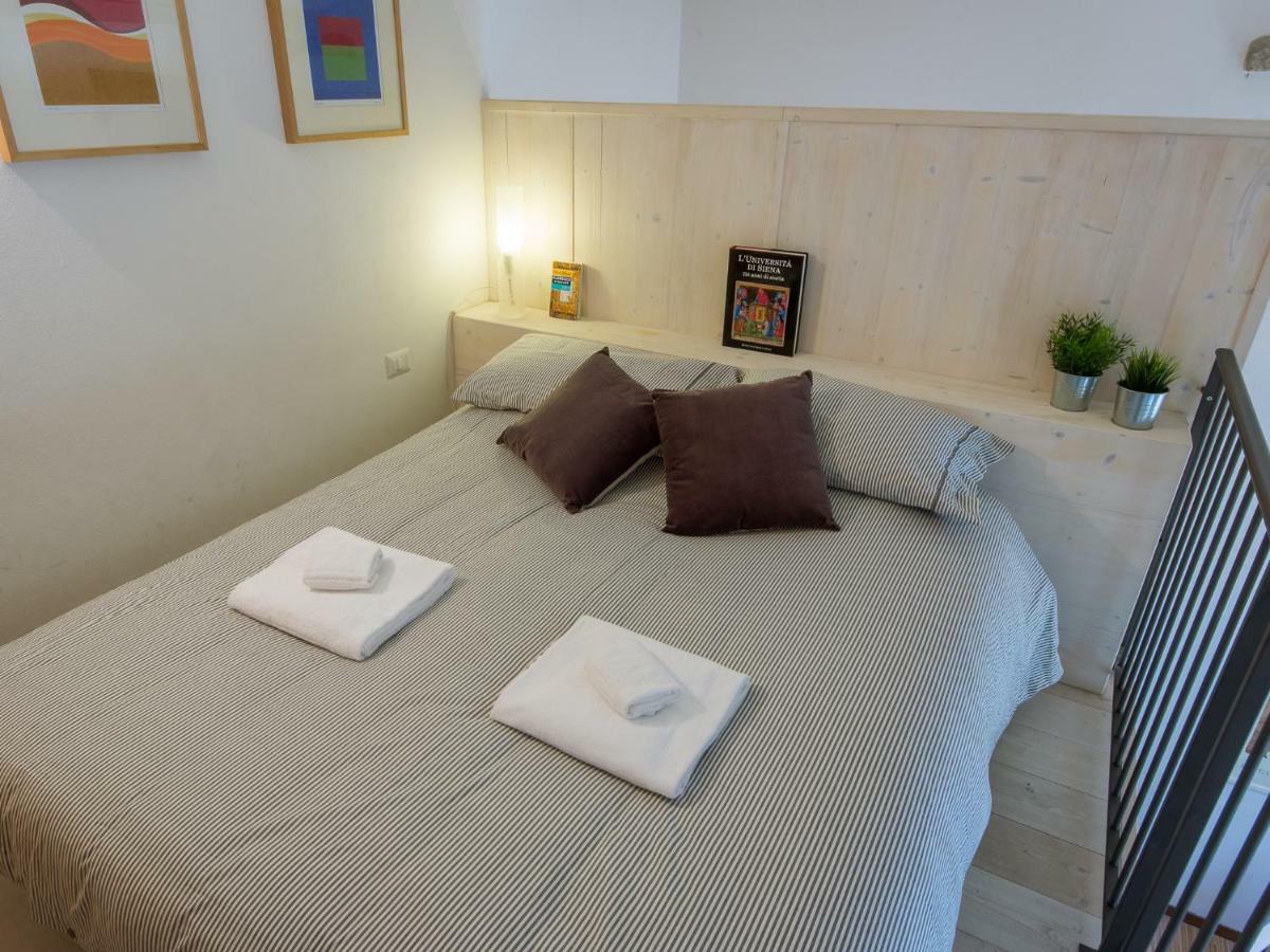 San Lorenzo Bright Loft Apartment Florence