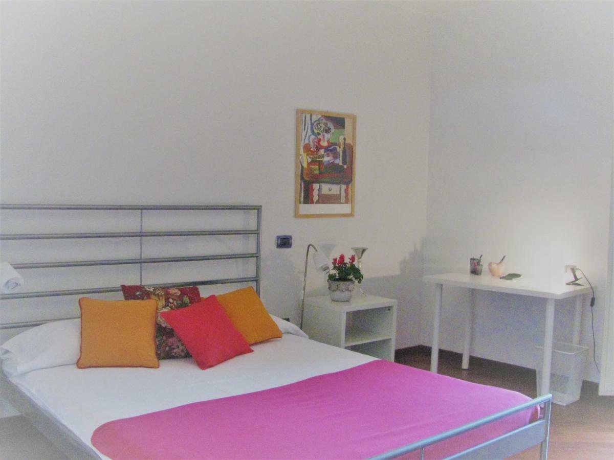 Bright Gioberti Courtyard Apartment Florence