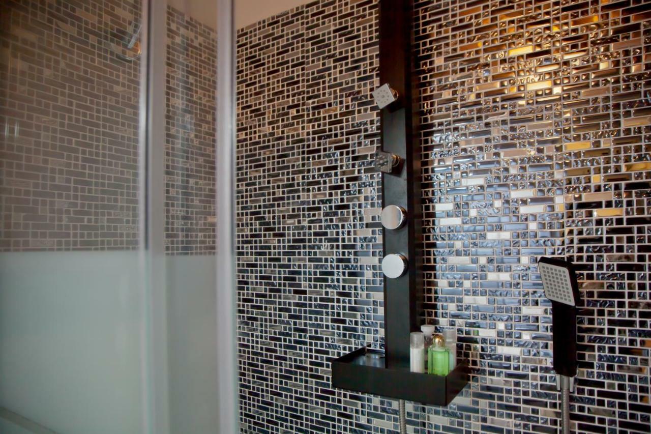 Tower Apartment *