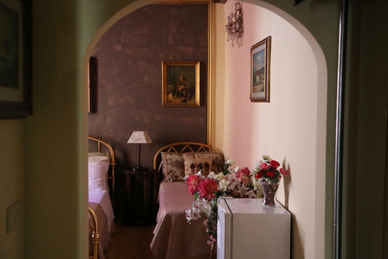 Guest house Riverbank's 3*