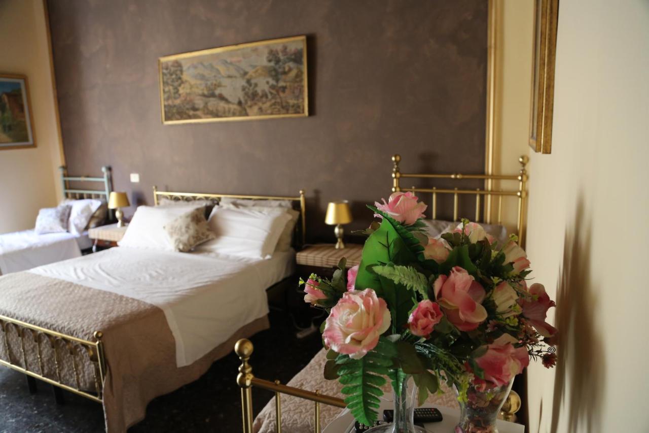 Riverbank's Guest house Florence