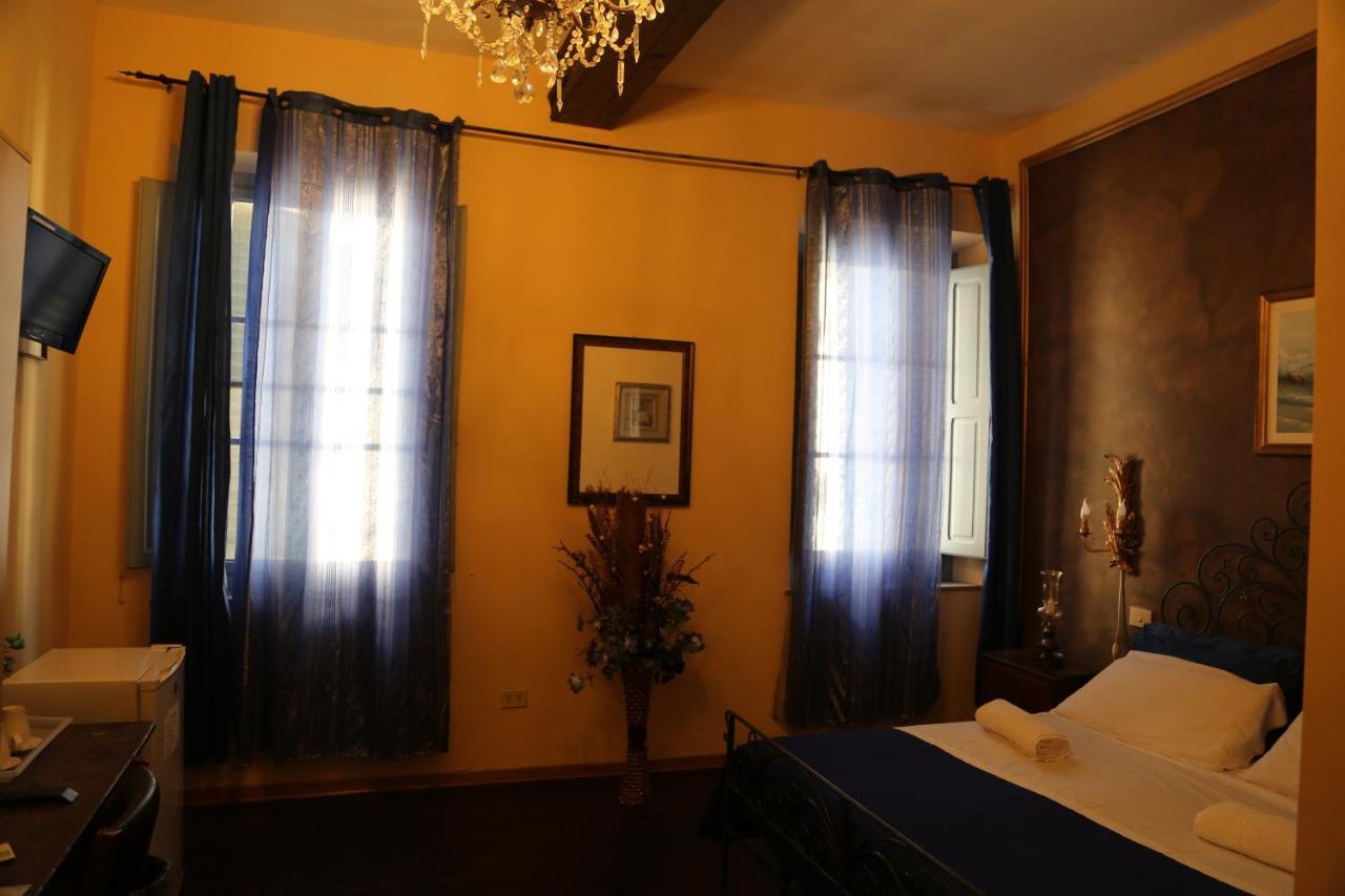 Riverbank's Guest house