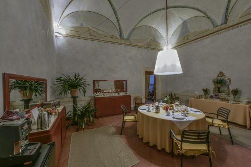 Torre Dei Lari Residenza D'epoca Couette-café
