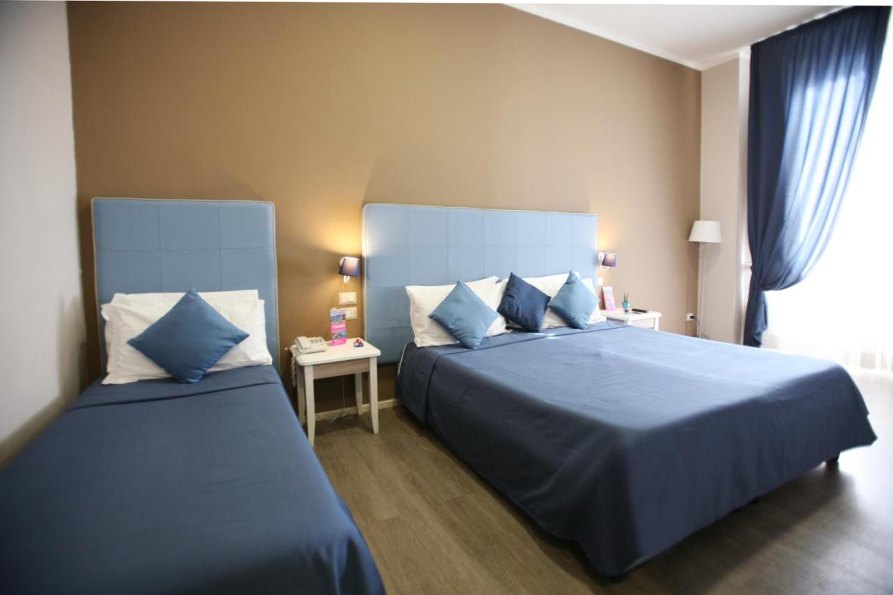 Magenta Hotel